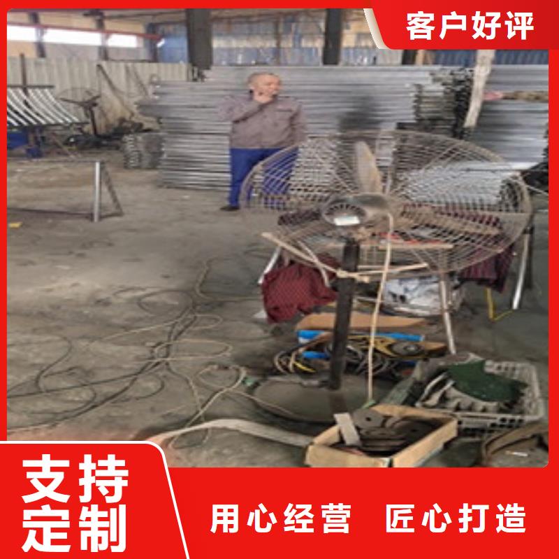 护栏热镀锌喷塑钢板立柱源头厂家量大价优
