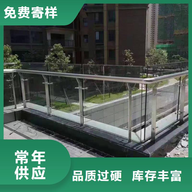 道路桥梁防撞护栏,河堤防撞护栏大厂家实力看得见
