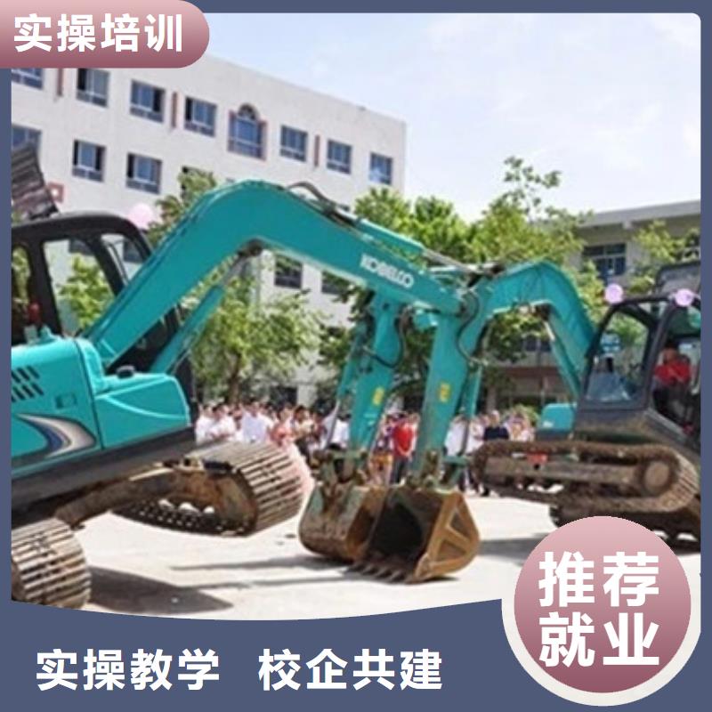 塔吊叉车培训厨师技校排名师资力量强
