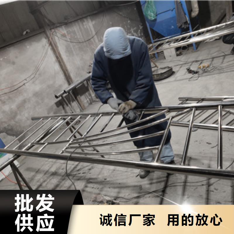 桥梁防撞不锈钢仿木灯光栏杆稳定牢固