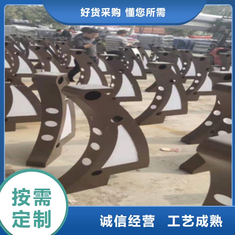 护栏国道抗冲击围栏好厂家有担当