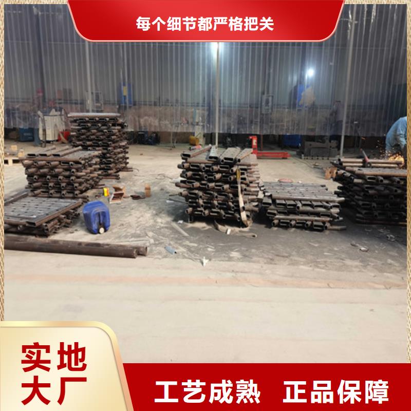 【防撞护栏,q235b波形护栏板厂家拥有先进的设备】