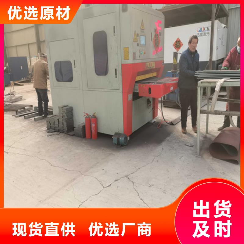 防撞护栏国道抗冲击围栏厂家现货供应