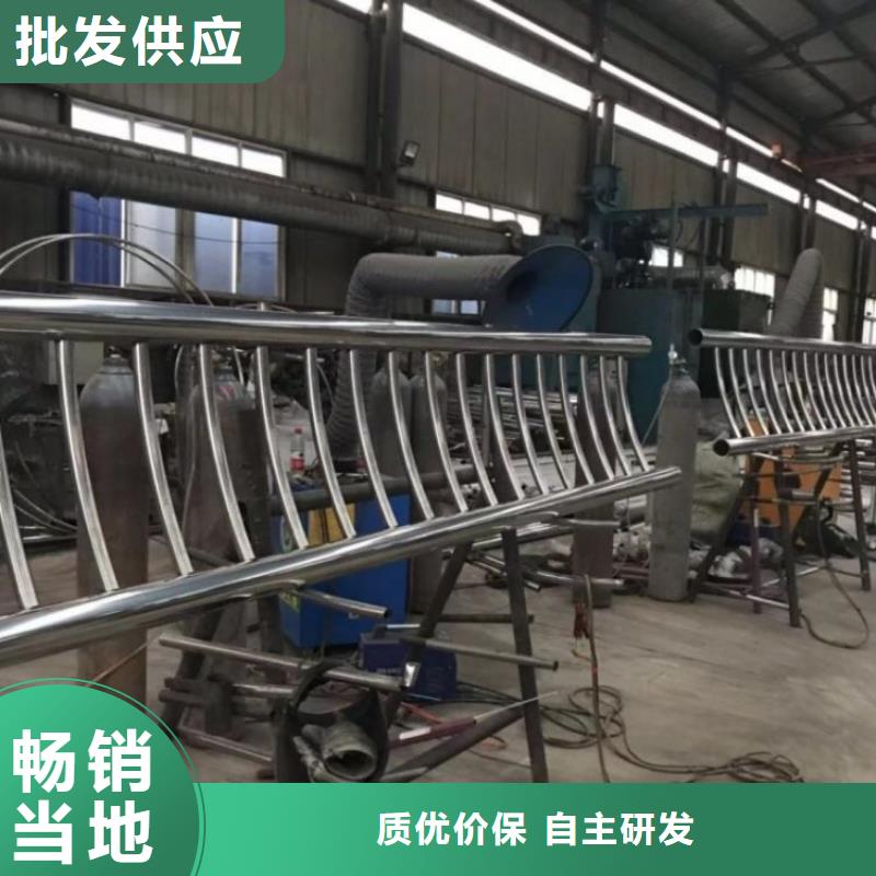 护栏国道抗冲击围栏严格把控每一处细节