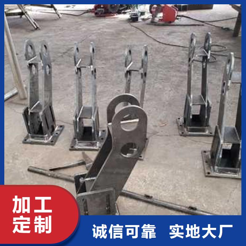不锈钢复合管护栏_河堤护栏产地直供