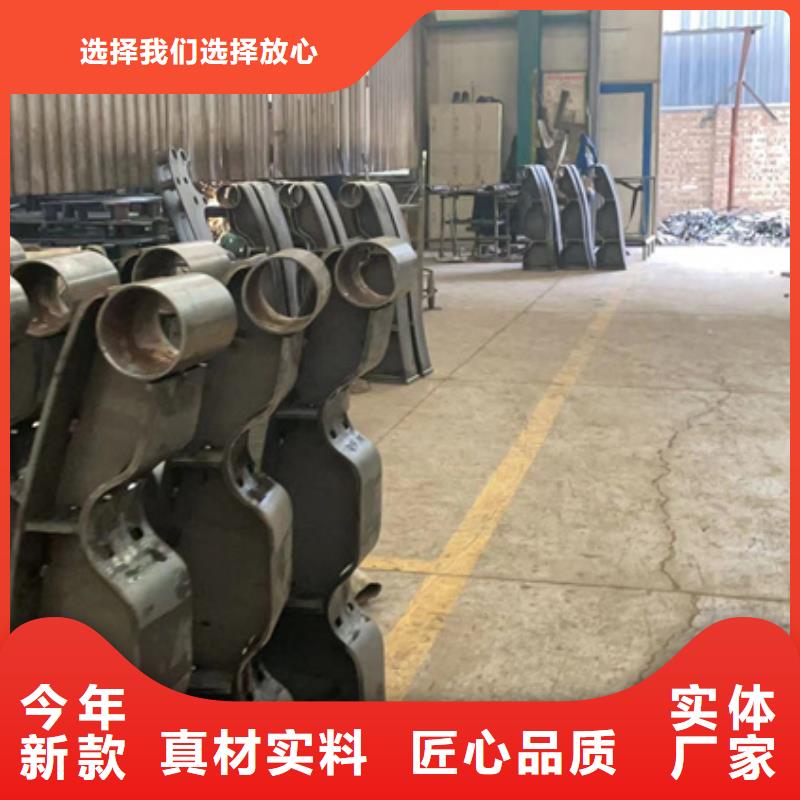 护栏立柱桥梁防撞护栏厂家拥有先进的设备