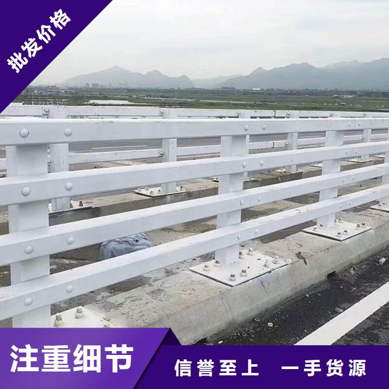 防撞护栏,镀锌波形护栏销售的是诚信