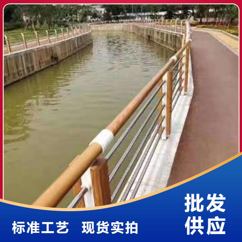 护栏镀锌波形护栏的简单介绍