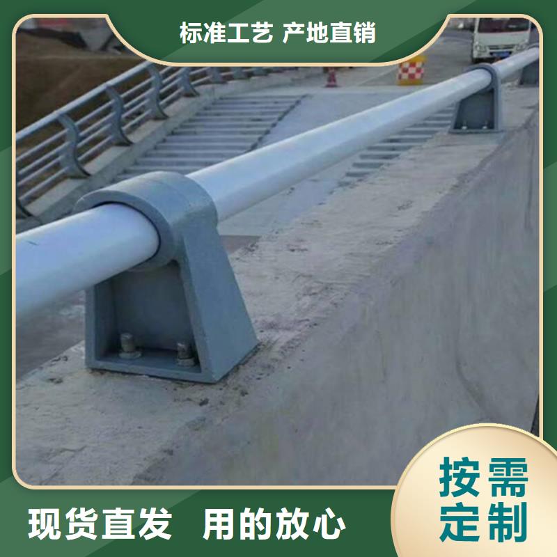 灯光护栏钢板立柱海量货源